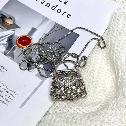 Designer Hollowed Out Heart- Haped Dinner Bags for Women  Fashionable Metal Style Shoulder Bag  Mini Accessory Bag - Riparo82