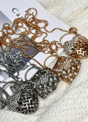 Designer Hollowed Out Heart- Haped Dinner Bags for Women  Fashionable Metal Style Shoulder Bag  Mini Accessory Bag - Riparo82