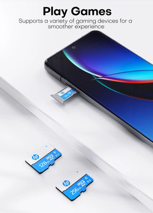 Smartphone con scheda microSD HP 64GB inserita, altre schede HP 128GB e 256GB vicine, riparo82 elettronica