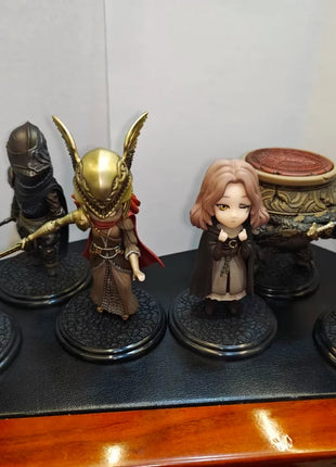 Genuino Elden Ring Series Figure pre dipinte Scatola cieca Anello da uomo anziano Modello fatto a mano Accessori per ornamenti Modello di bambola Ornamento giocattolo - riparo82