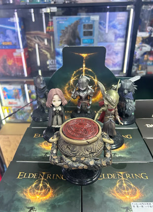 Genuino Elden Ring Series Figure pre dipinte Scatola cieca Anello da uomo anziano Modello fatto a mano Accessori per ornamenti Modello di bambola Ornamento giocattolo - riparo82