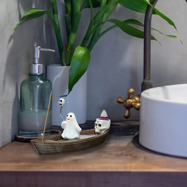 Halloween new resin ghost ship aromatherapy home desktop decoration ghost ship return incense rack burner