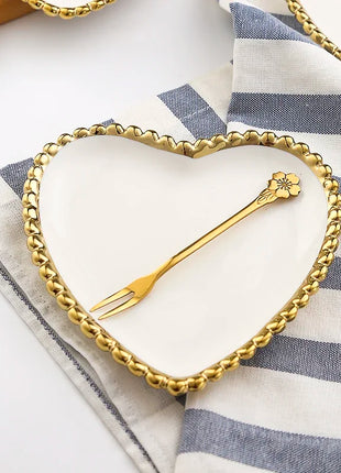 Nuovo piatto in ceramica con bordo dorato nordico, piatto in ceramica, leggero, di lusso, per riporre gioielli, piatto per torta, piatto per colazione a casa, a forma di cuore - riparo82