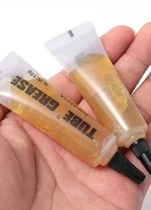 Universal Lubricating Oil Car Electronic Equipment Lubricant Bearing Gear Valves Chain Repair Maintenance Lithium Grease Tools
