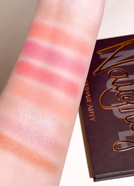 18-Color Eyeshadow Palette – Matte & Glitter, High Pigment,  Long-Lasting, Smudge-Proof, Perfect for Daily & Party makeup - Riparo82