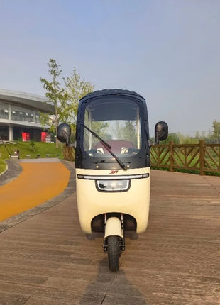 2025 Hot Selling Electric Tricycle for Family Use Open Body Rickshaw with Roof for Passenger and Cargo for Adults