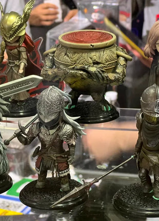 Genuino Elden Ring Series Figure pre dipinte Scatola cieca Anello da uomo anziano Modello fatto a mano Accessori per ornamenti Modello di bambola Ornamento giocattolo - riparo82