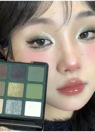 Smoked Eye Design With Olive Green And Pearl Sequins 9 Color Band Mirror Eye Shadow Palette Olive Green Eye Shadow Palette New - Riparo82