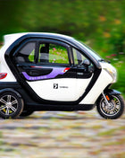 Pick up and drop off children Electric tricycle does not turn over Fully enclosed scooter with a battery life of 190 kilometers