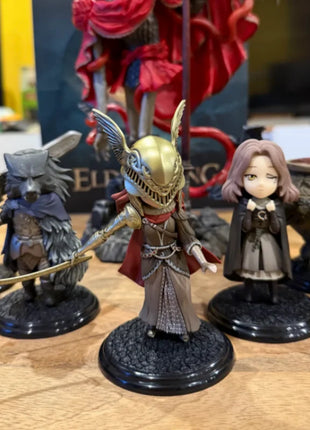 Genuino Elden Ring Series Figure pre dipinte Scatola cieca Anello da uomo anziano Modello fatto a mano Accessori per ornamenti Modello di bambola Ornamento giocattolo - riparo82