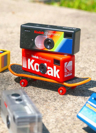 Kodak Charmera Portachiavi 1987 Mini fotocamera digitale 35MM/F2.4 Fotocamera 1 PZ 5 colori Spediti a caso Fotocamera a colori Regali di compleanno