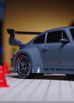 4WD RC Drift Car con luce a LED 2.4G Radio 20KM/h Auto da corsa telecomandate ad alta velocità Modello di veicolo Giocattolo regalo per Ragazzo Ragazza Kid