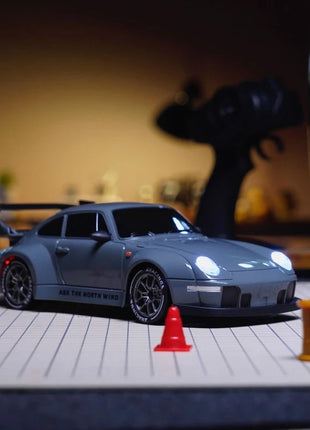 4WD RC Drift Car con luce a LED 2.4G Radio 20KM/h Auto da corsa telecomandate ad alta velocità Modello di veicolo Giocattolo regalo per Ragazzo Ragazza Kid