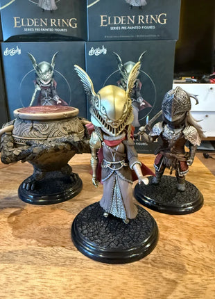 Genuino Elden Ring Series Figure pre dipinte Scatola cieca Anello da uomo anziano Modello fatto a mano Accessori per ornamenti Modello di bambola Ornamento giocattolo - riparo82