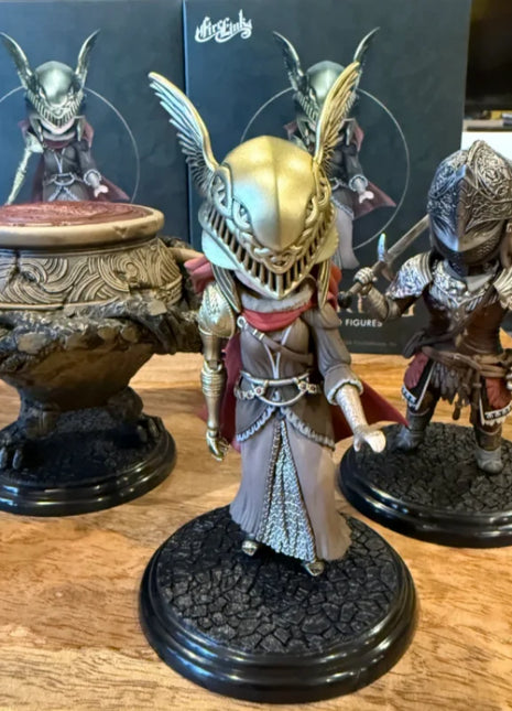 Genuino Elden Ring Series Figure pre dipinte Scatola cieca Anello da uomo anziano Modello fatto a mano Accessori per ornamenti Modello di bambola Ornamento giocattolo - riparo82