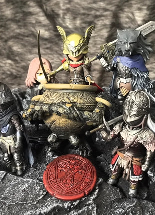 Genuino Elden Ring Series Figure pre dipinte Scatola cieca Anello da uomo anziano Modello fatto a mano Accessori per ornamenti Modello di bambola Ornamento giocattolo - riparo82