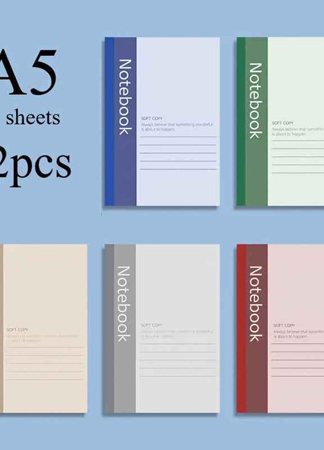 12 quaderni A5, 30 pagine ciascuno, Colori assortiti (Blu, Verde, Arancione, Rosso, Grigio, Viola), Design semplice con pagine rigate per studenti, scuola e ufficio, Quaderni carini per la scuola