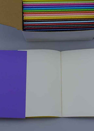 Set di Quaderni Tascabili A6 Arcobaleno da 32 Pezzi - Copertina Rigida Premium, Essenziali per l'Ufficio Quotidiano