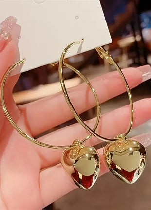 Orecchini a cerchio con pendente a cuore in metallo delicato gioielli in ferro dallo stile elegante e sexy per appuntamenti romantici con le donne